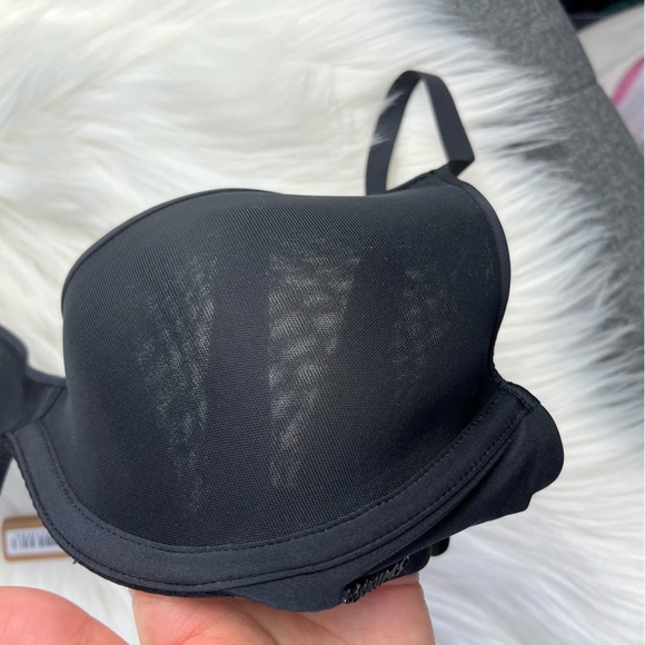 SKIMS- NWT Weightless SCOOP BRA size 32C in ONYX - Picture 5 of 7